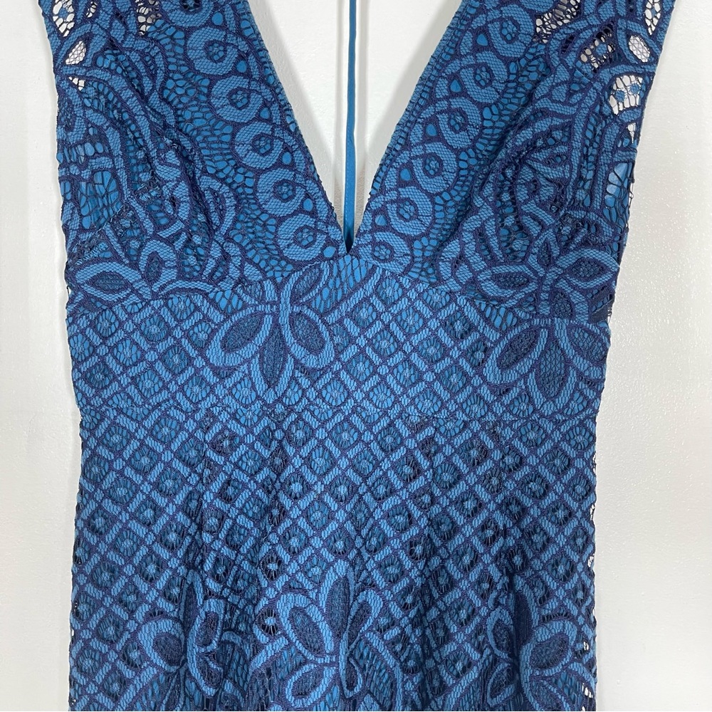 Free People One Million Lovers Lace Mini Dress V-Neckline Blue Sz 2 - Picture 7 of 16